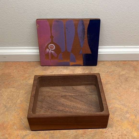 EUC Wood Jewerly Box w/Felt Feet colors Brown Purple Pink  bronze and white - Picture 4 of 5
